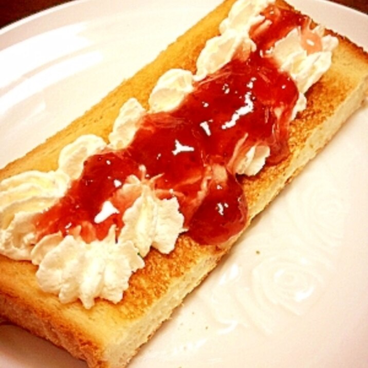 甘くて幸せ☆いちごクリームトースト